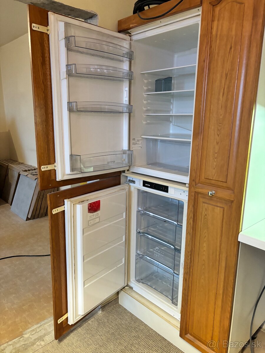 Masívna Lková kuchynská linka so spotrebičmi - 2