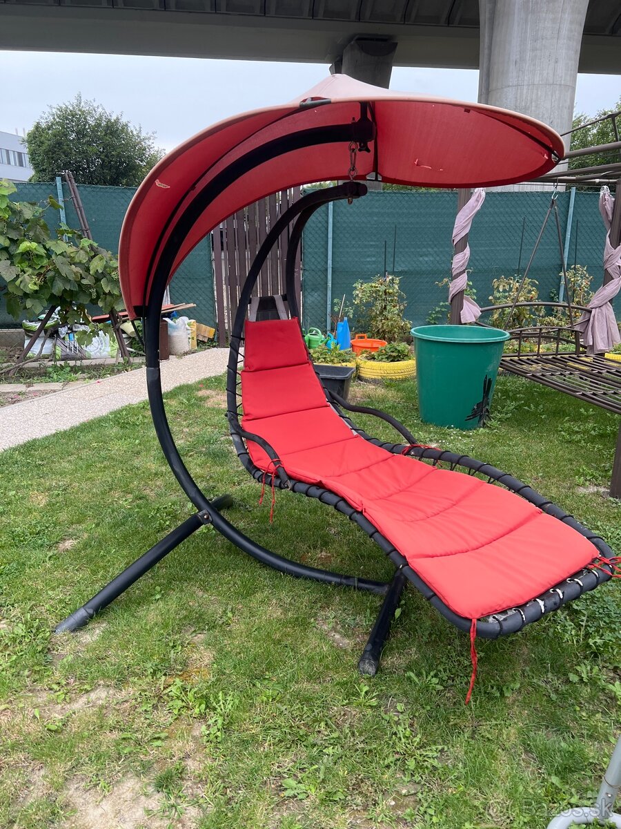 Zahradna hojdacka,hupacka, lezadlo so strieskou - 2