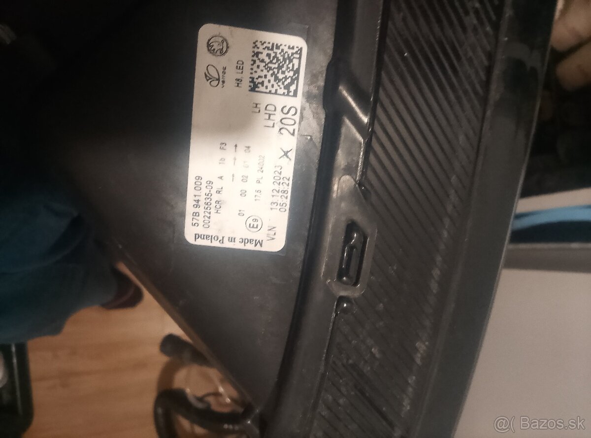 Ľavé predné svetlo škoda karoq - 2