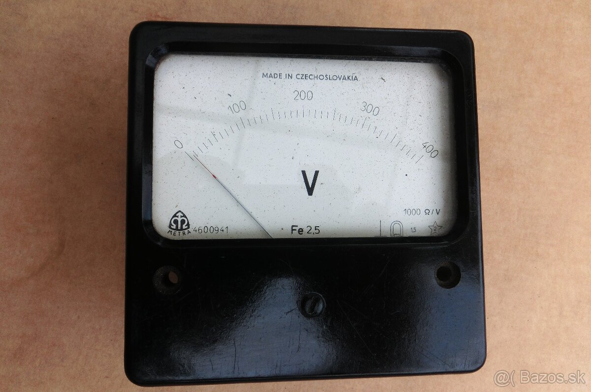 Rôzne meracie prístroje . - 2
