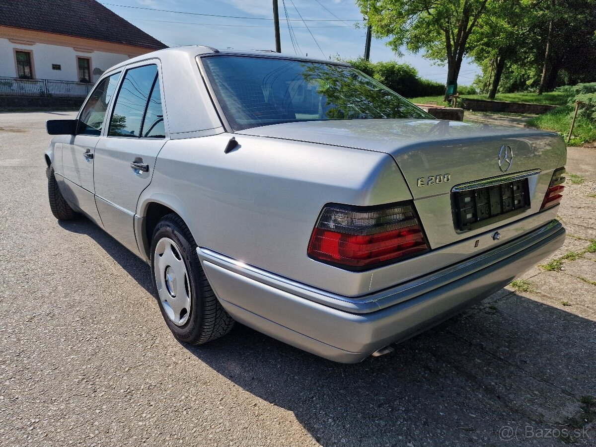 Predam Mercedes Benz W124 E200 - 2
