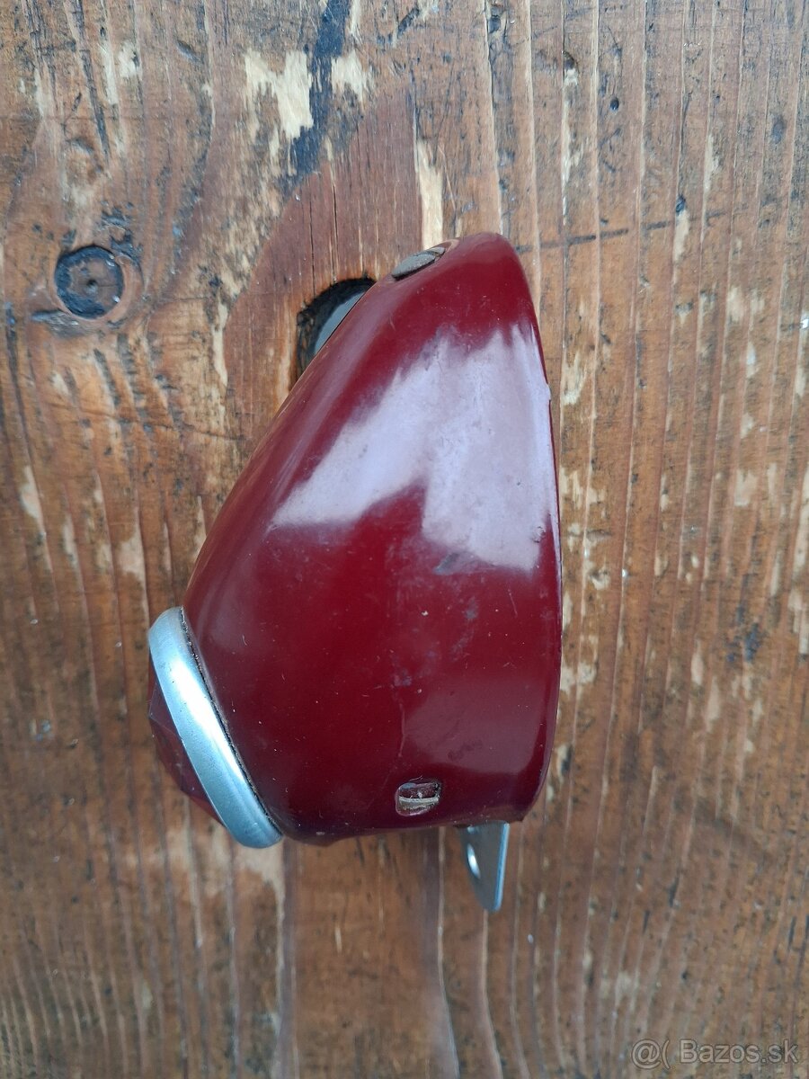 Zadne svetlo perak,jawa 550,555 atd - 2