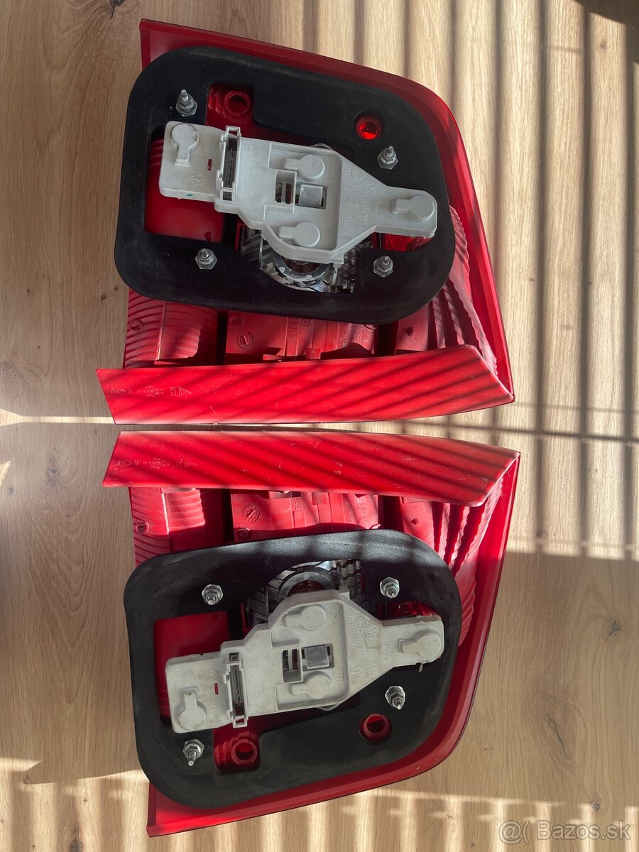 Škoda Octavia 2 Combi zadné svetlá - 2