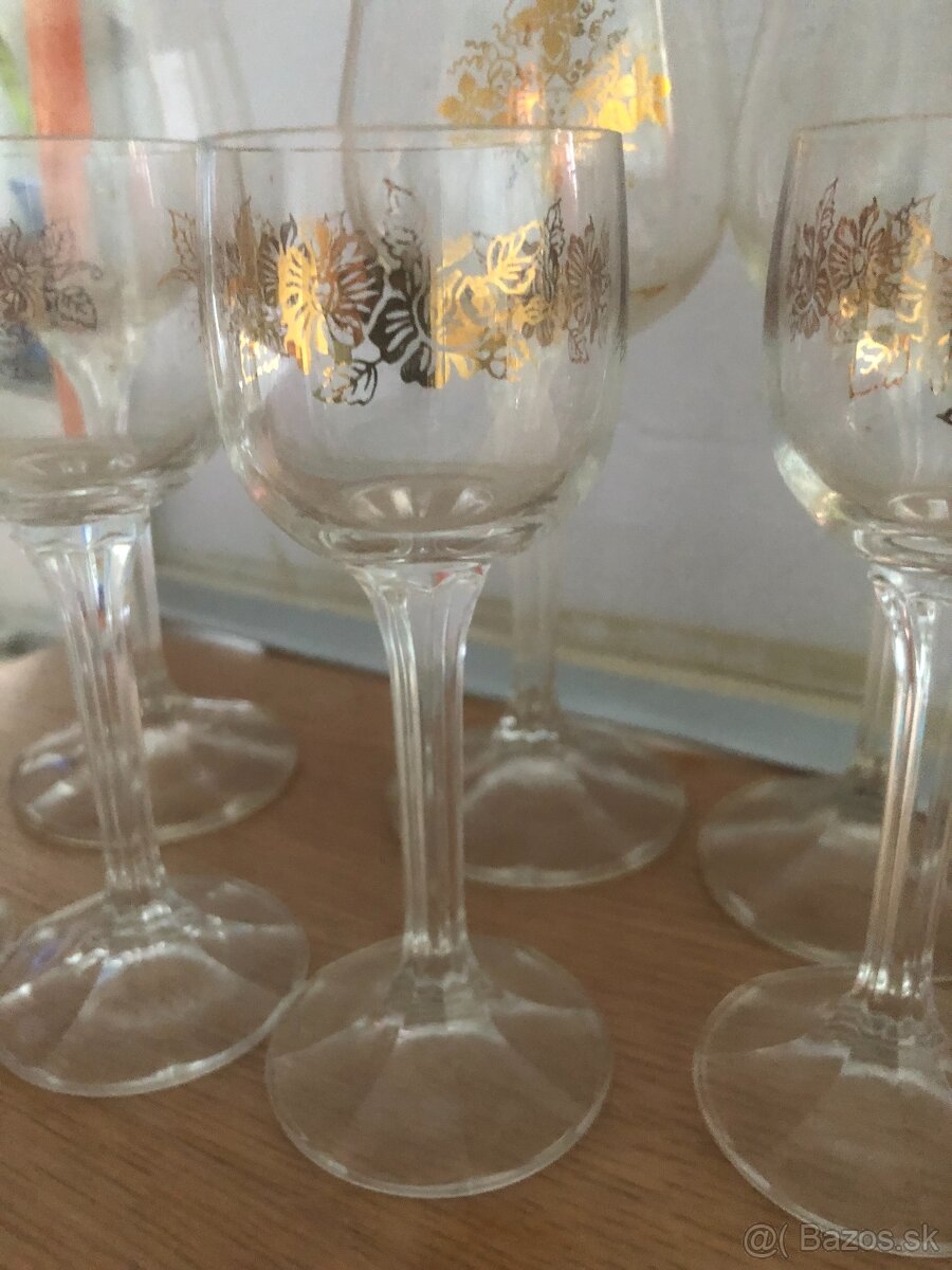 sada pohárikov na stopke - 2