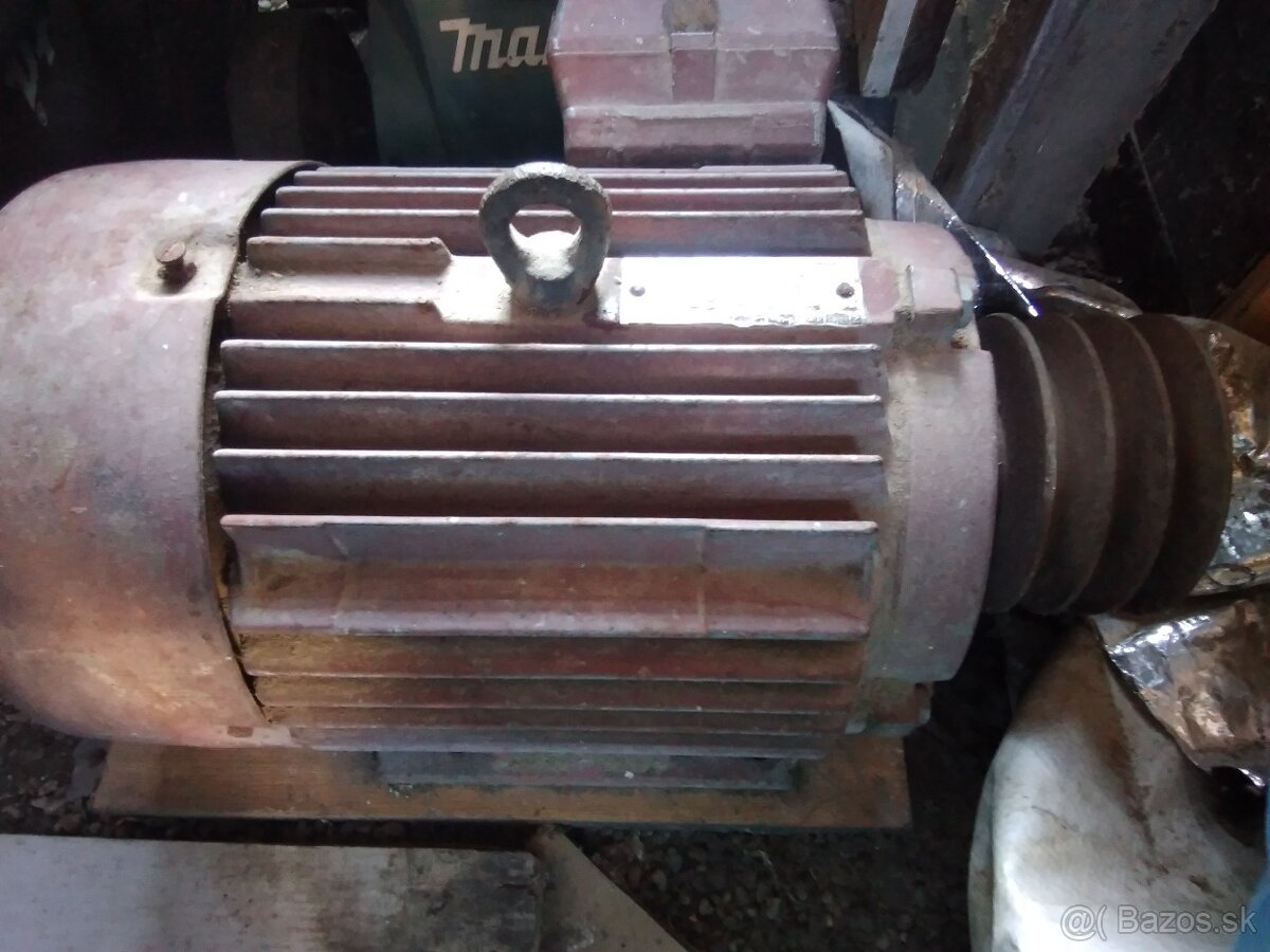 Predám dva motory 2.2 kW a 1.5 kW. - 2