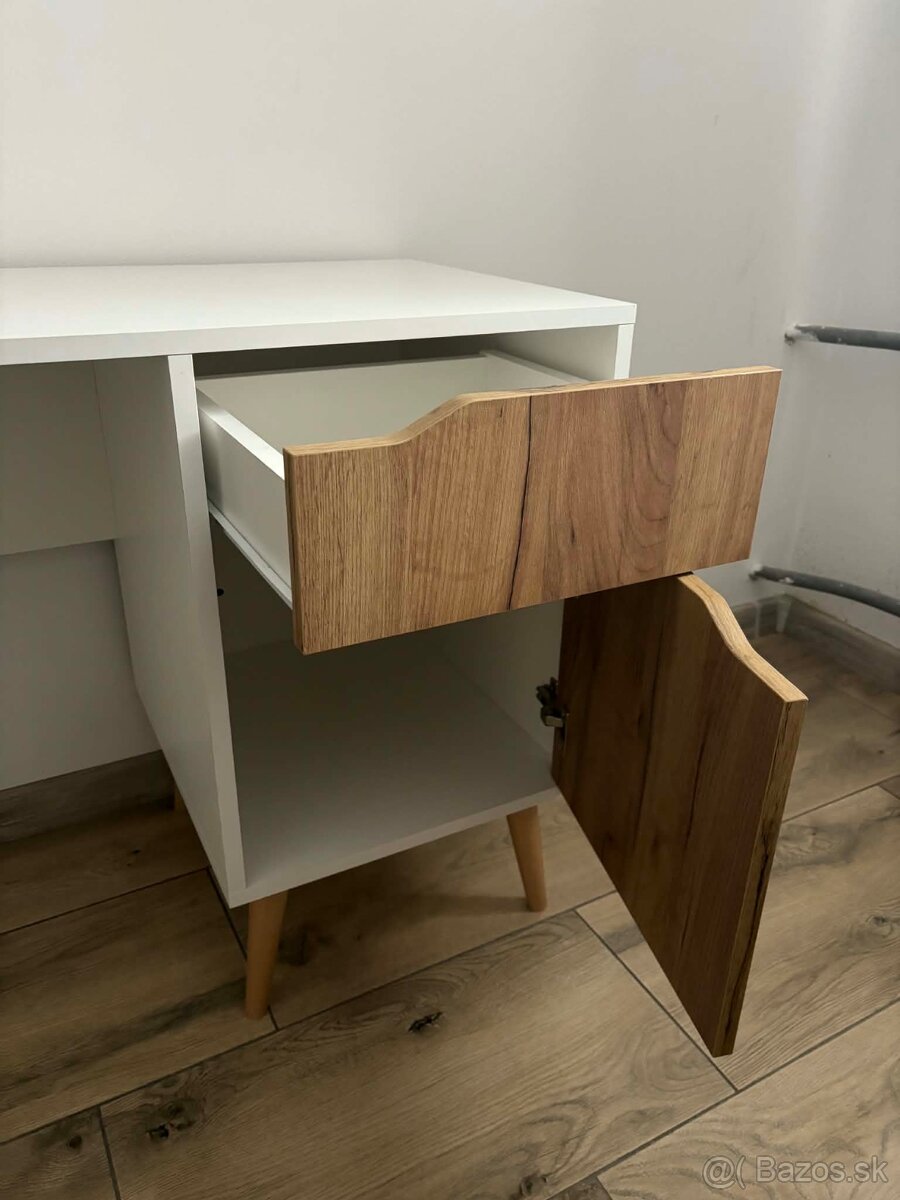 Písací stolík - 2