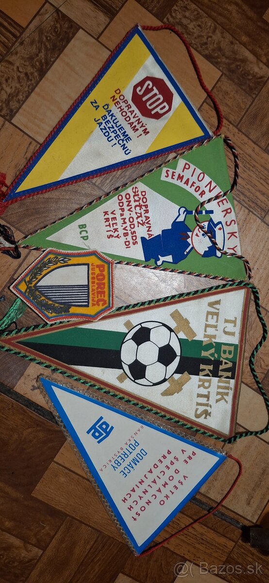 Predám Retro vlajočky - 2