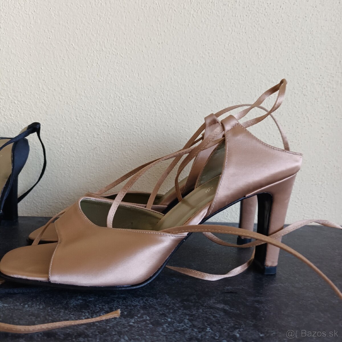 Dámske spoločenské sandále.38 - 2