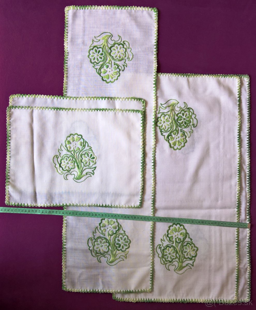Vyšívaný obrus + obrúsky - 2