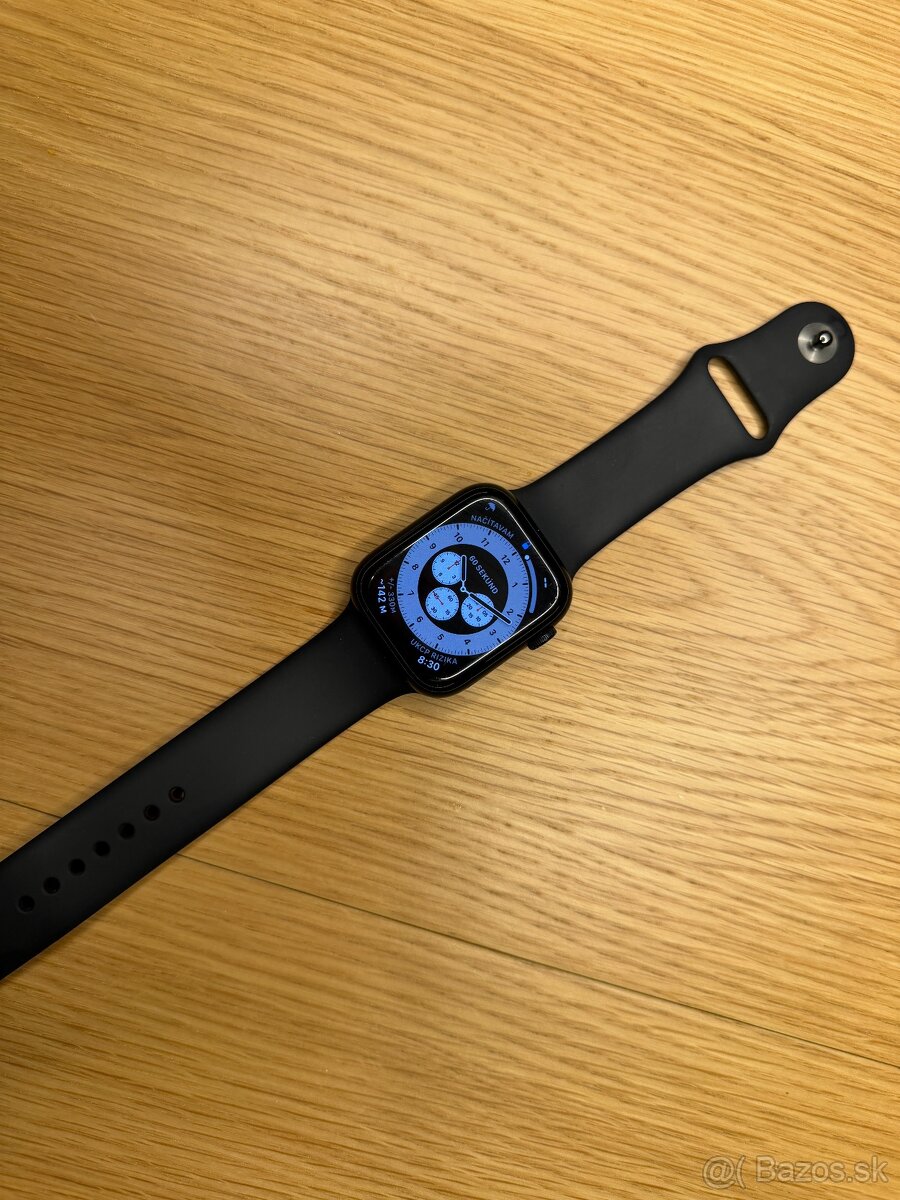 Apple Watch 8 45mm - 2