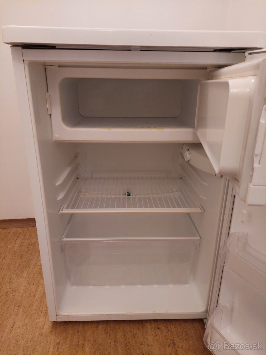Predám chladničku Zanussi. - 2