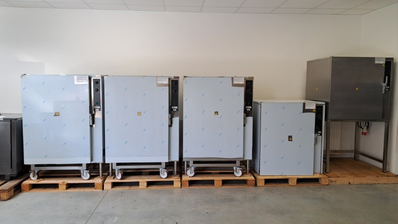 Rozpékací pec 10 x GN 2/1 s podstavcem - 2