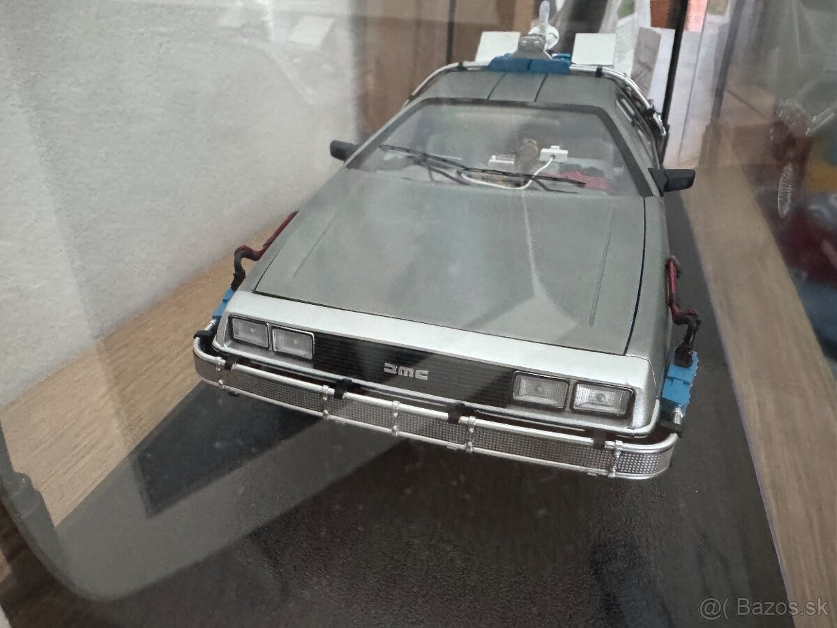 Delorean 1:18 hotwheels - 2