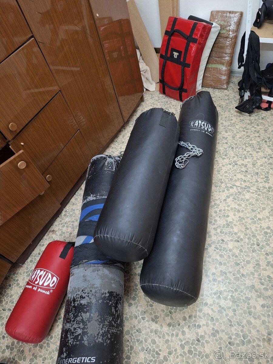 Box vrecia,rukavice,švihadlá... - 2