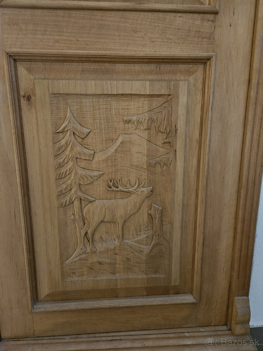 Polovnícka skriňa - 2