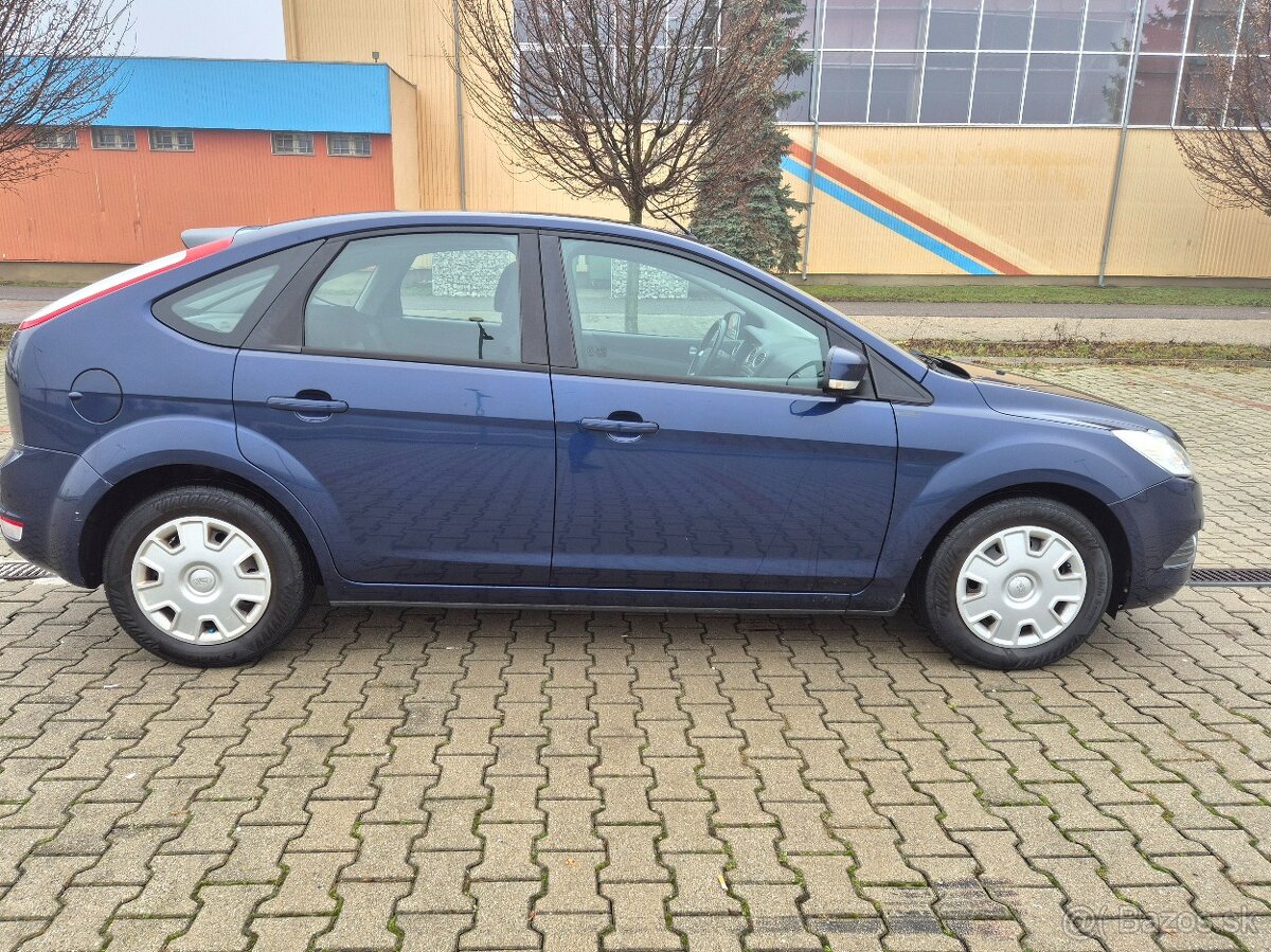 Predám Ford Focus Hatchback Faclieft 1.6 74kw Benzin r.v.5/2 - 2