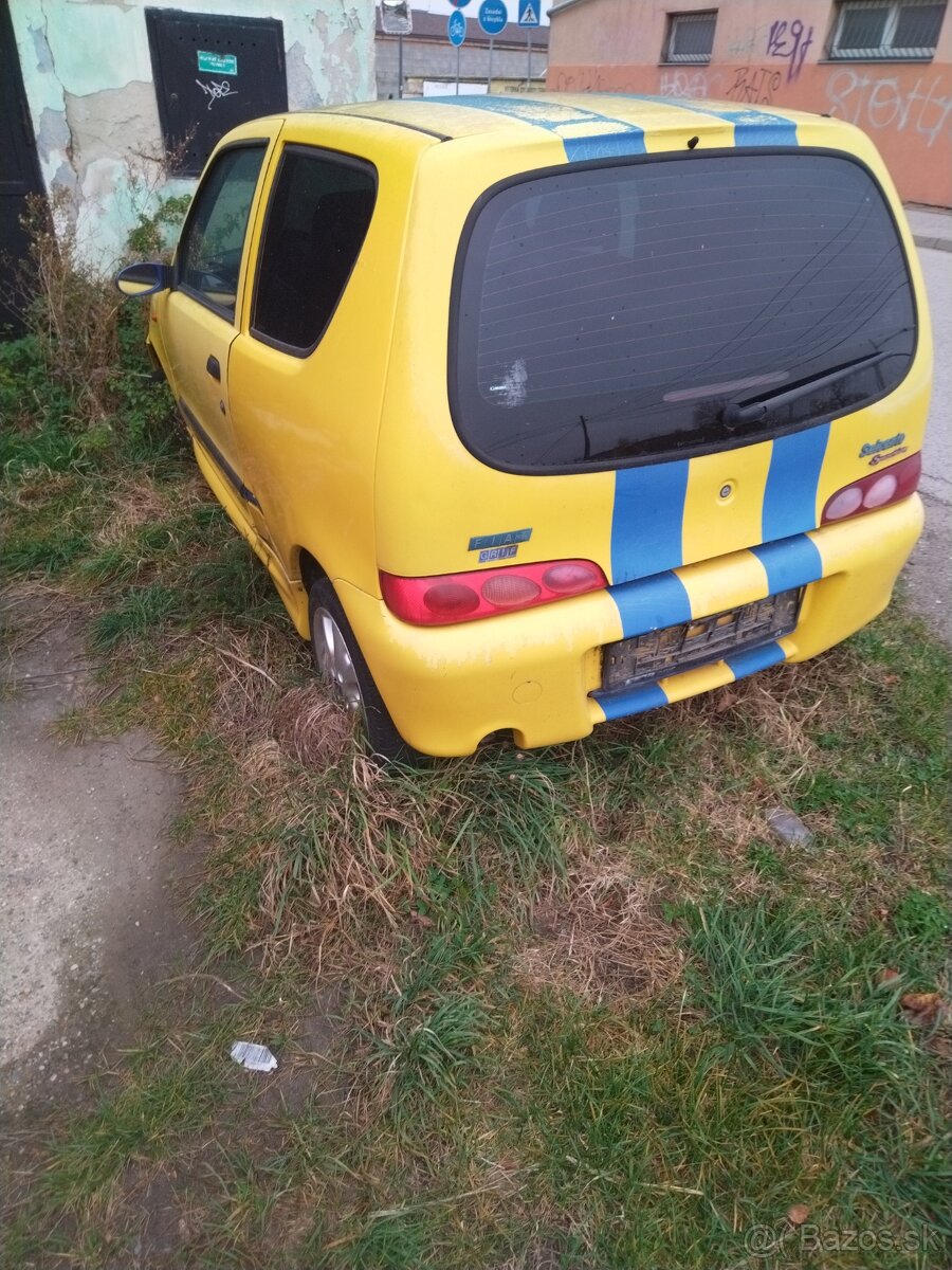 Predám nepojazdne odhlasene seicento - 2