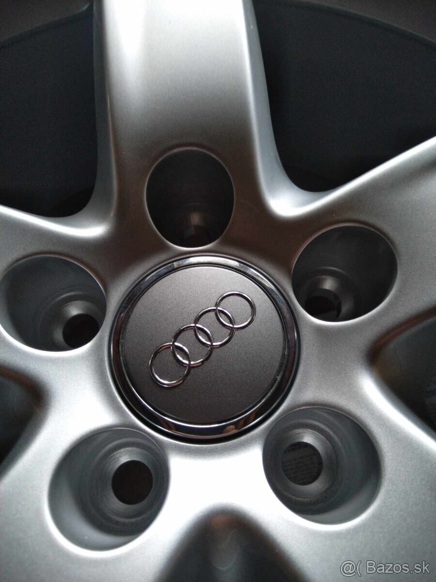 AUDI 5 x 112 R 17 100 % stav + pneu. - 2