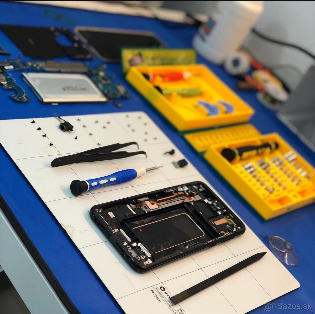 Servis Počítačov a Mobilov - 2