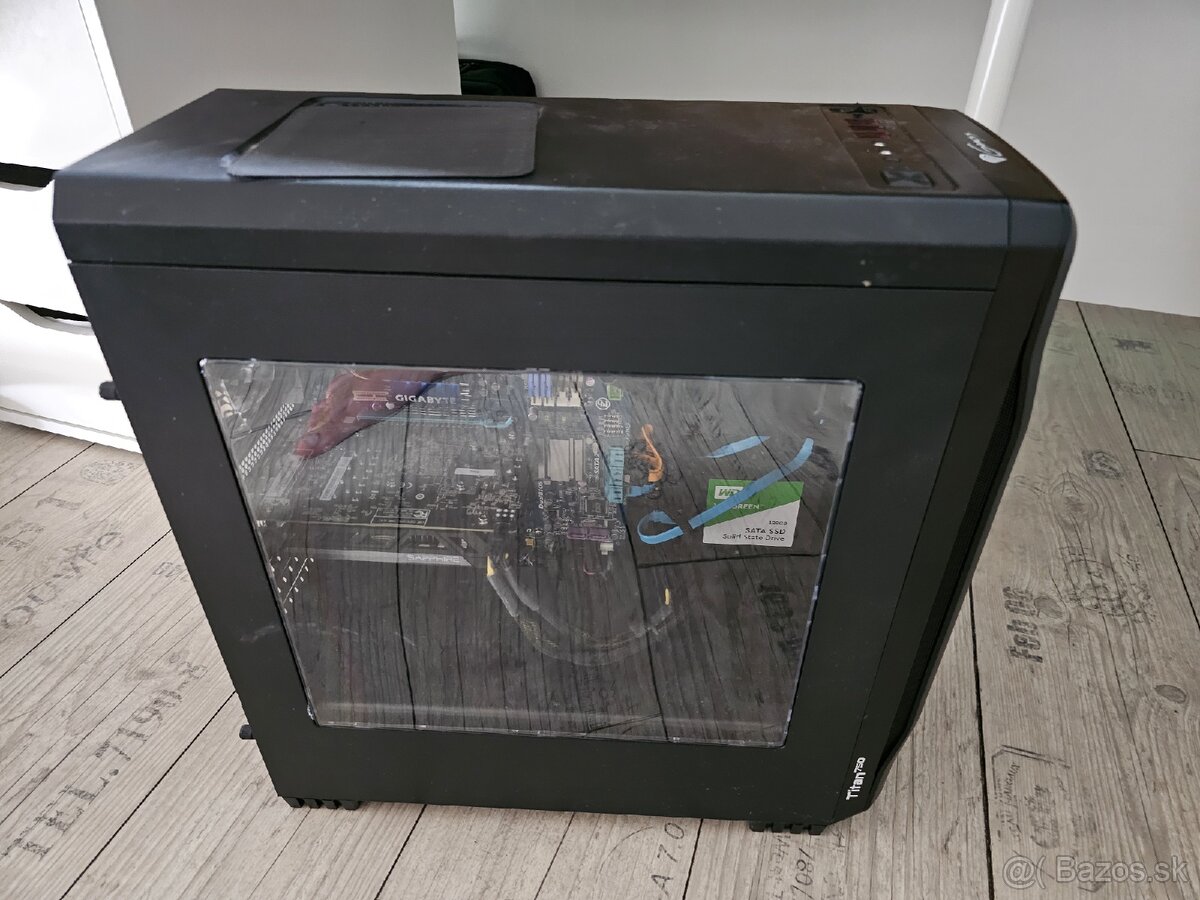 Počítačova zostava AMD Phnenom - 2