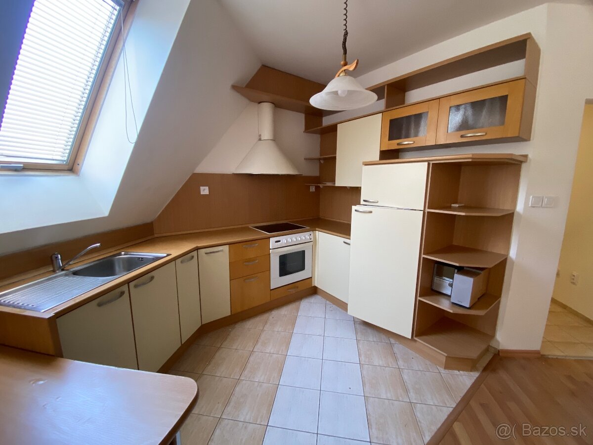 3 izbový byt v širšom centre mesta - 2