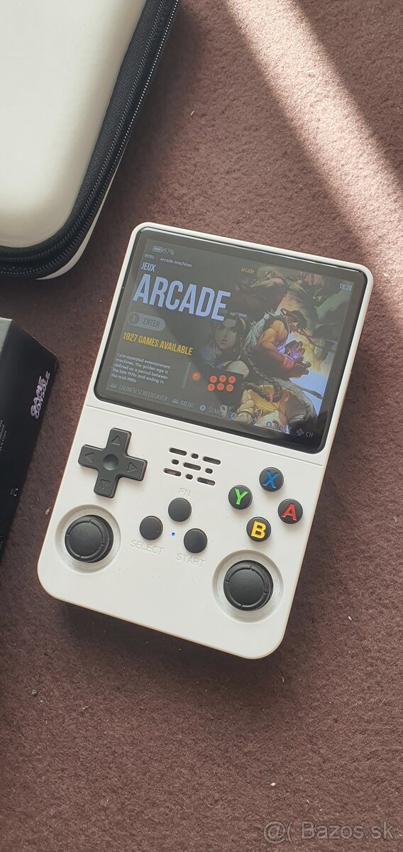 Predám konzolu R36S - 2