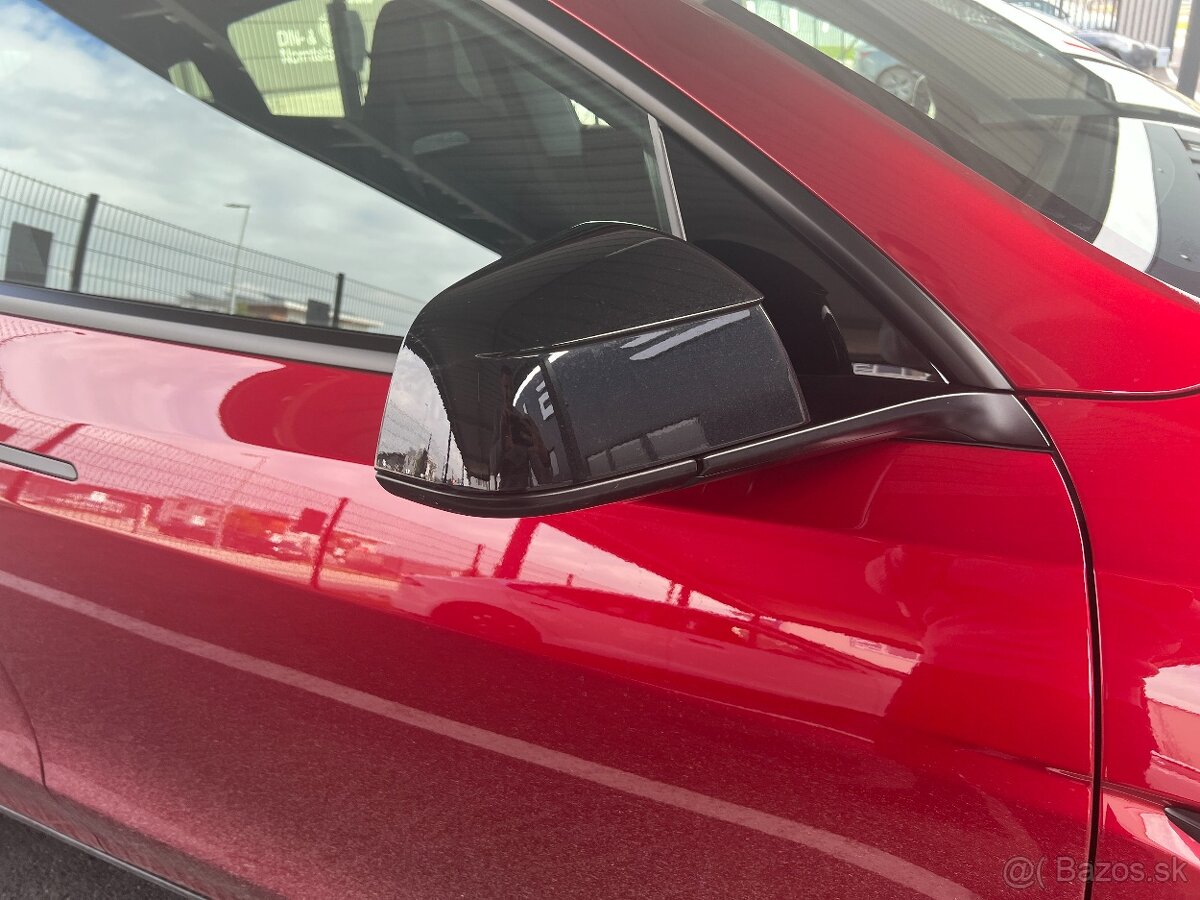 TESLA MODEL Y PERFORMANCE ALL-WHEEL DRIVE - 2