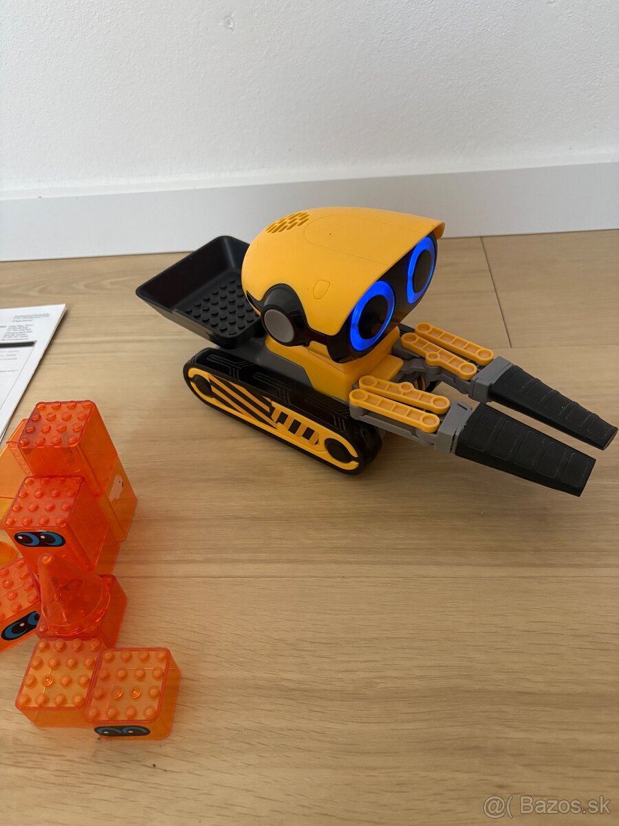 Robot WowWee GRIP, Joe Plow - 2