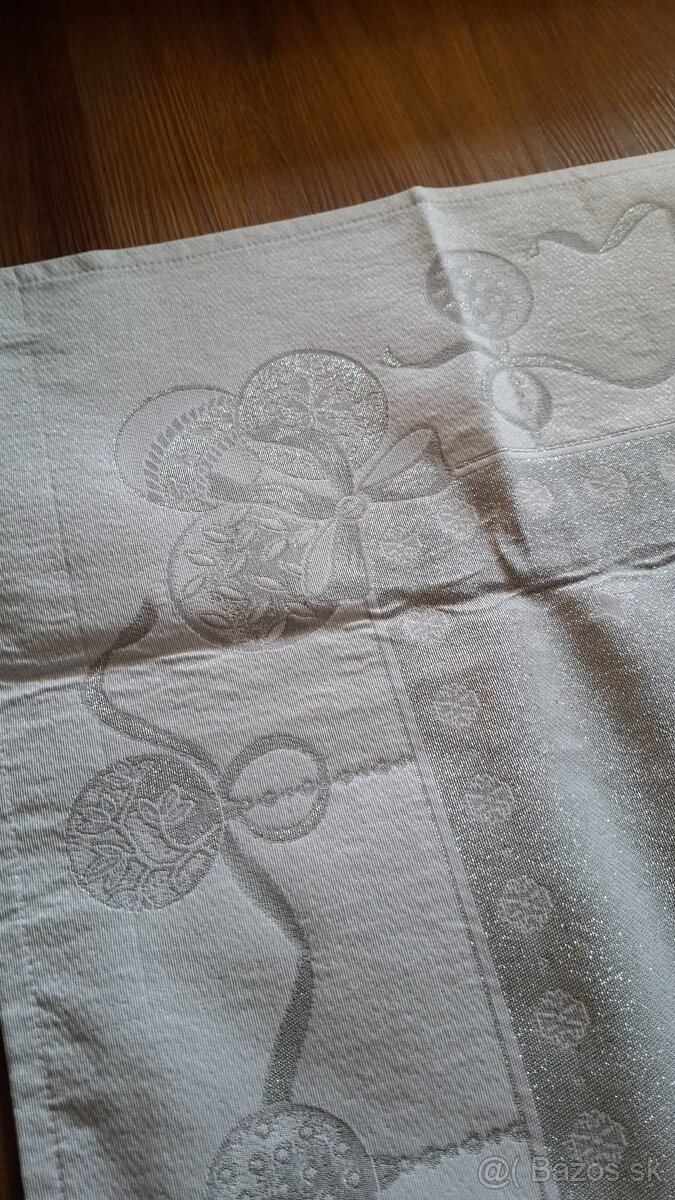 Vianočný strieborný obrus 1 x 1 m - 2