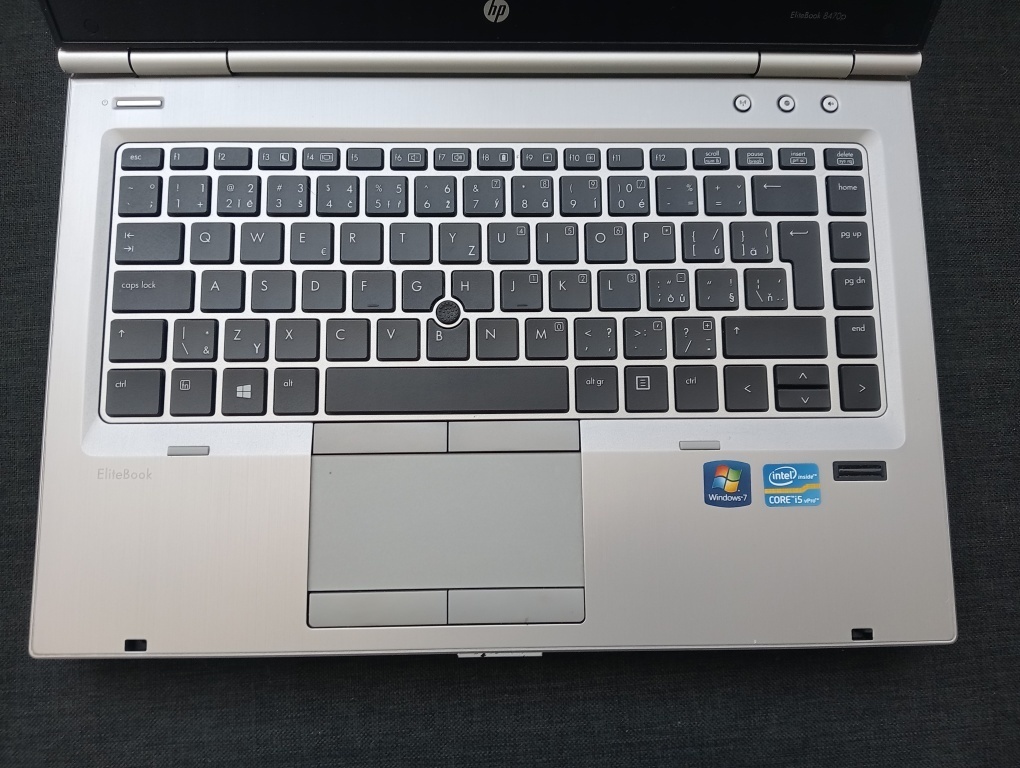 predám Hp elitebook 8470p , Intel(R) Core™i5 , 8gb ram ,ssd - 2