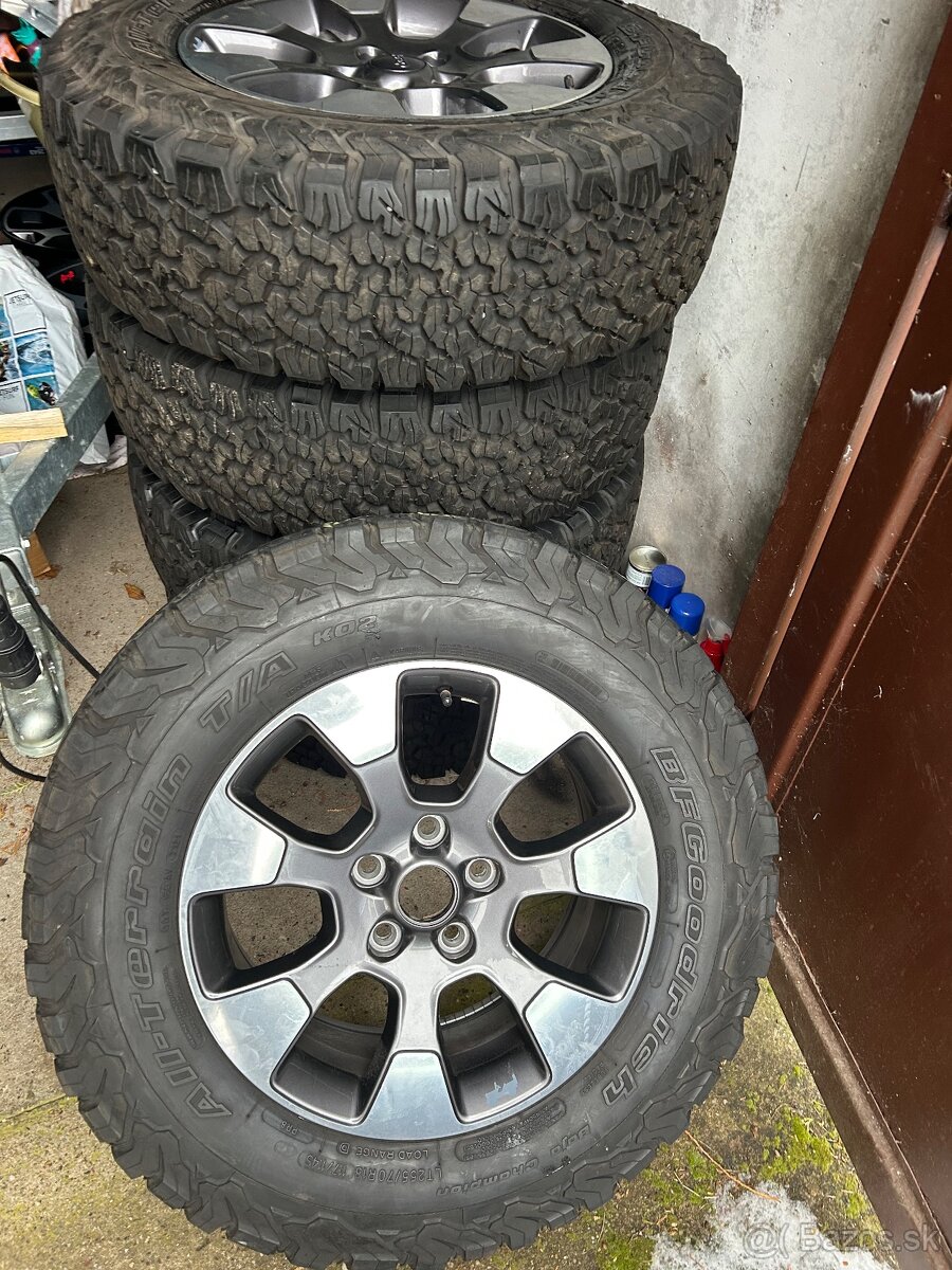 Jeep Wrangler All terrain 255/70 r18 - 2