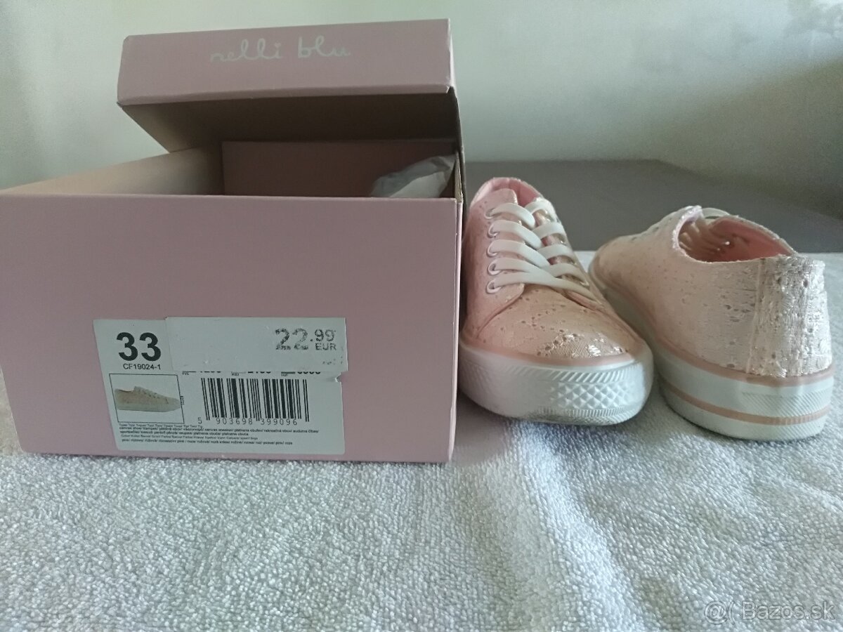 Dievcenske topanky velkost 33 - 2