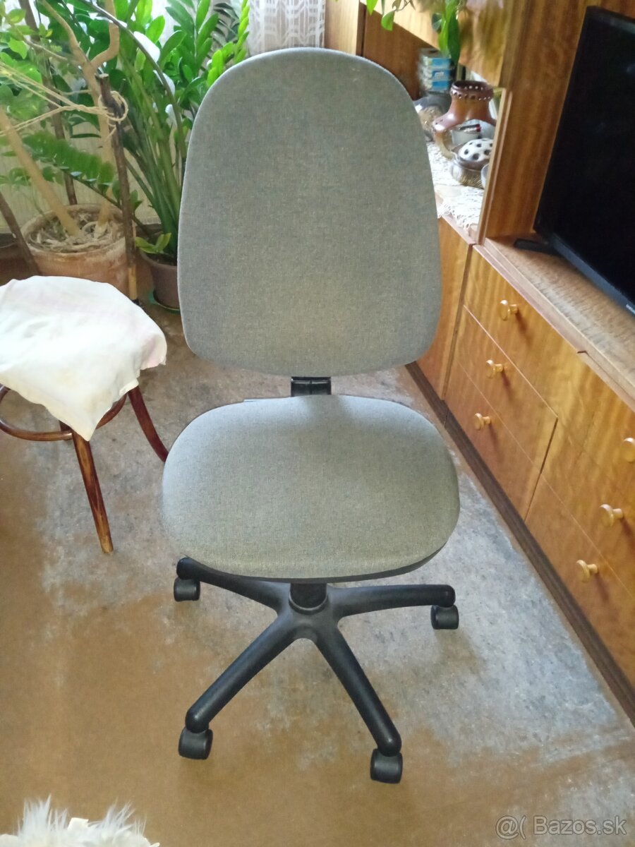 Predám kancelársku stoličku - 2