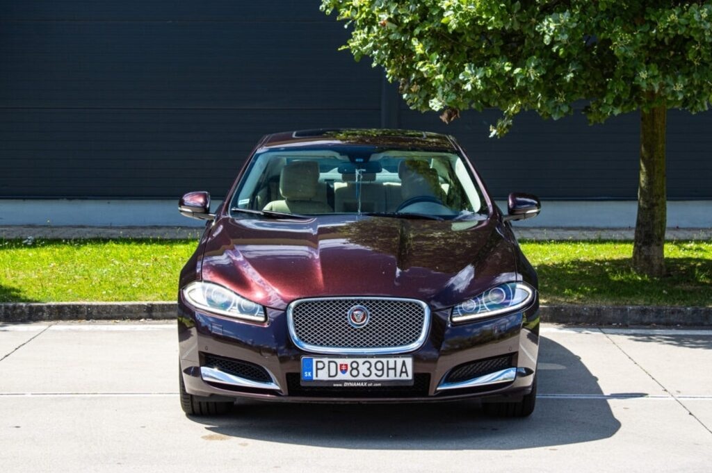 Jaguar XF 2.2D Premium Luxury - 2