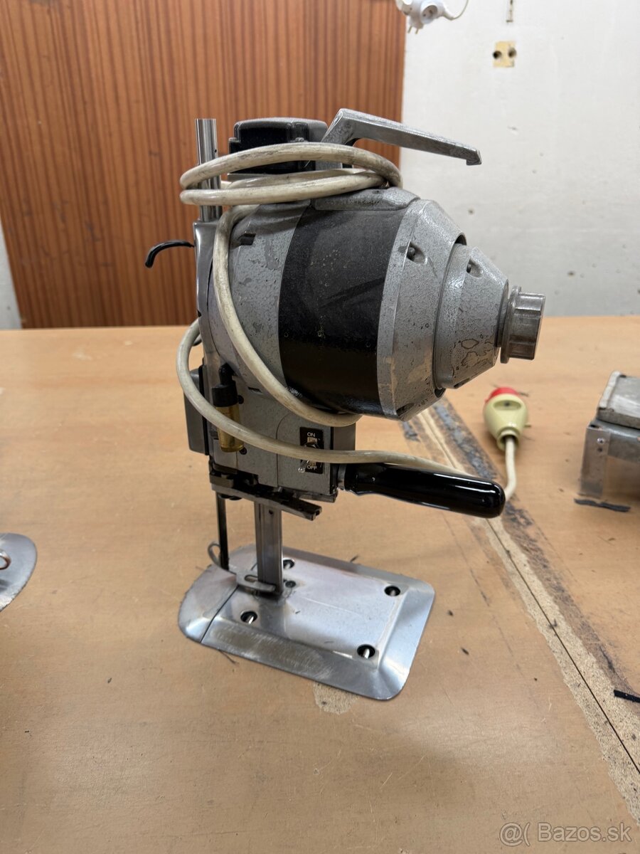 Stolova rezacia pila - 2