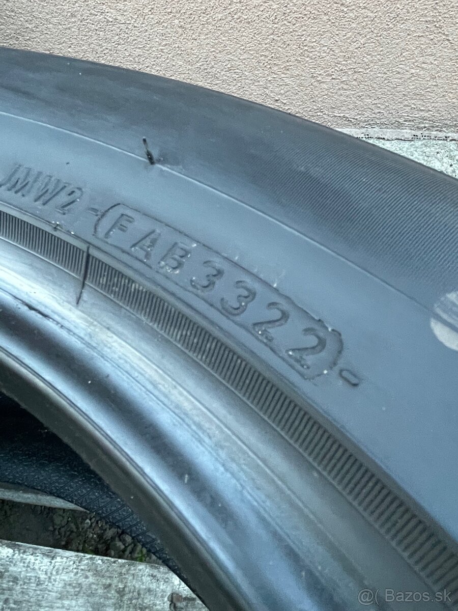 Yokohama 245/50 R19 letné - 2