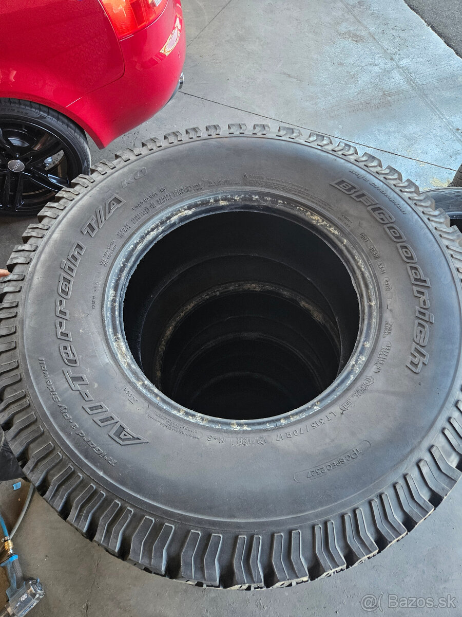 315/70 R17 - 2