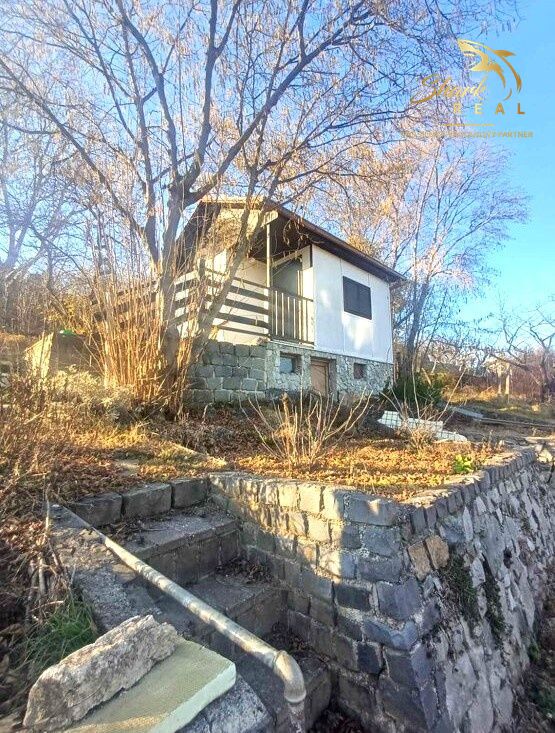 ZNÍŽENÉ CHATKA SO ZÁHRADOU - PARTIZÁNSKE - NÁVOJOVCE - 2