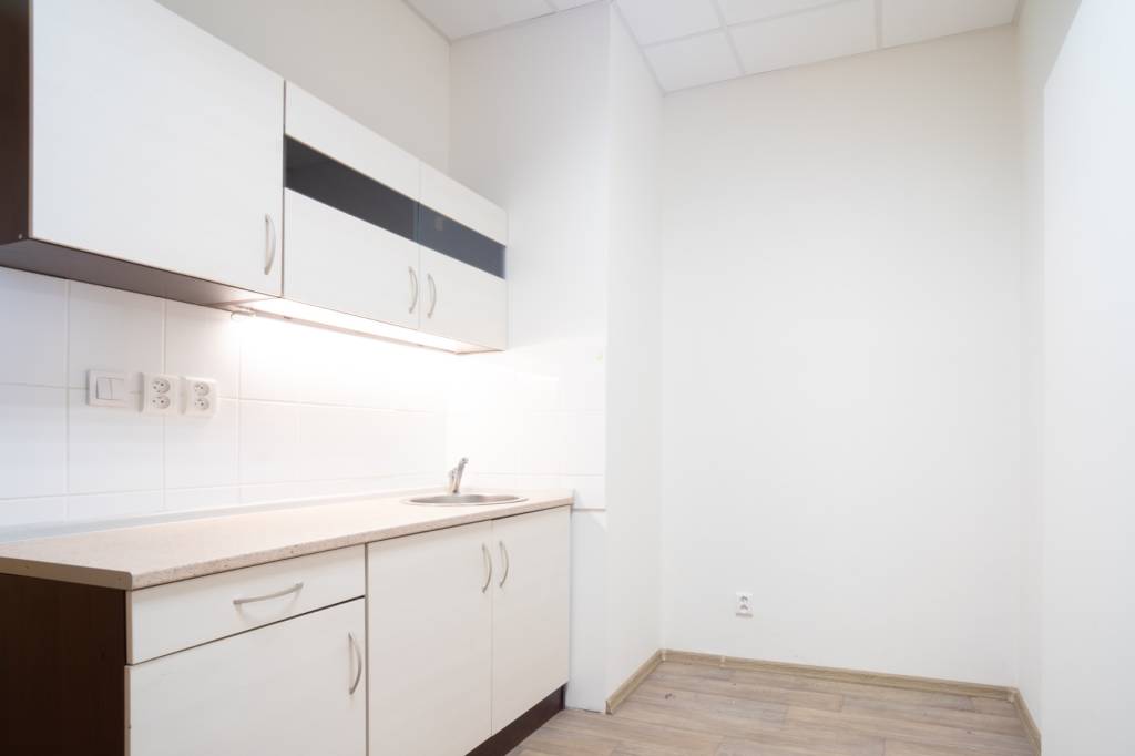 KANCELÁRSKY PRIESTOR V BIZNIS CENTRE, LETNÁ, 38 m², SEVER - 2