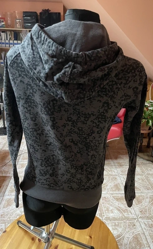 Mikina s kapucňou Divided - 2