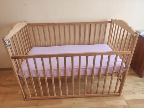 Drevená postieľka aj s matracom a chráničom - 2