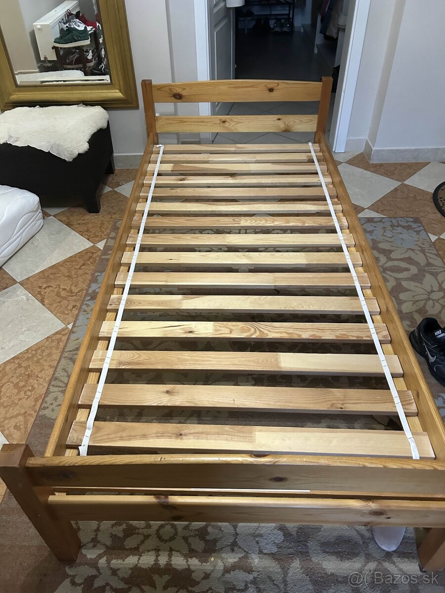 Predám Posteľ v dobrom stave + Rošt - 2