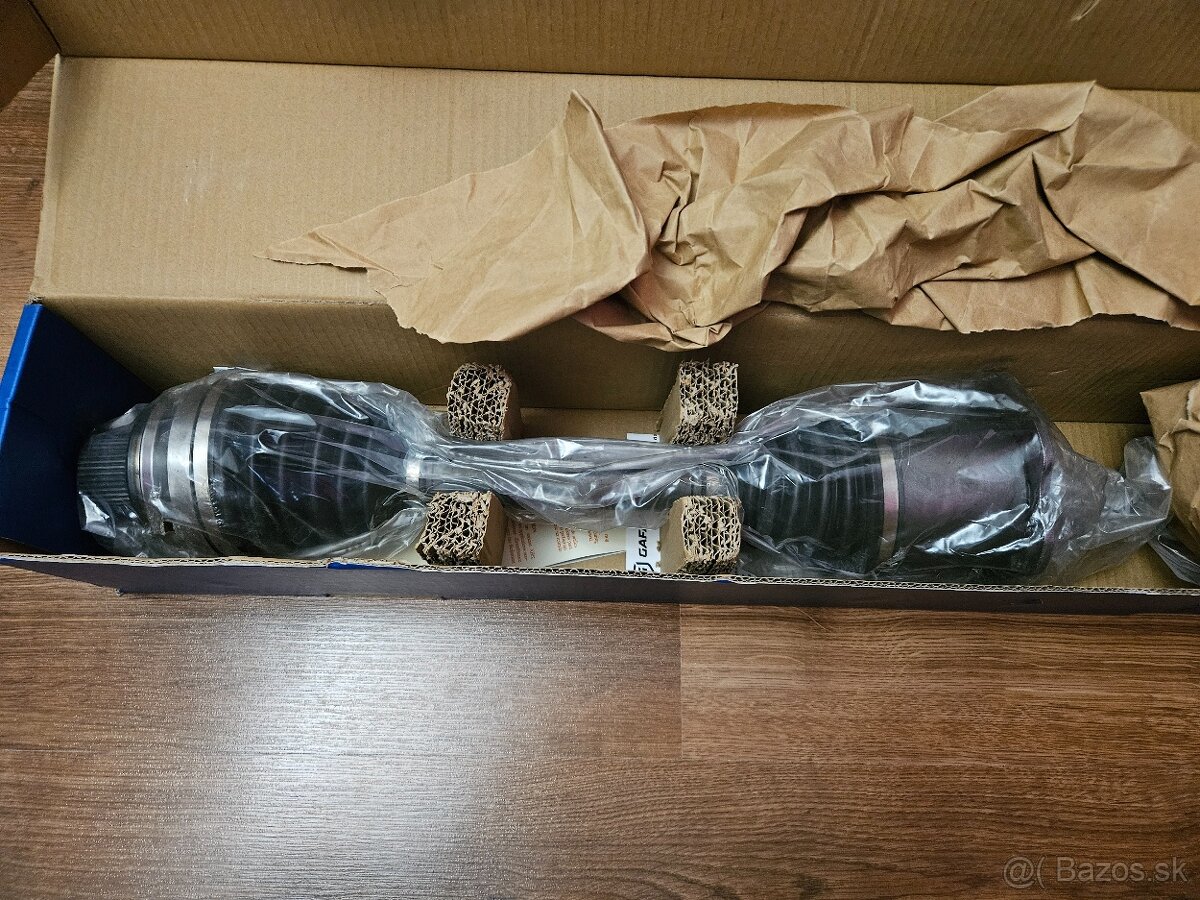 Hnací hriadeľ GSP 261290 - 2