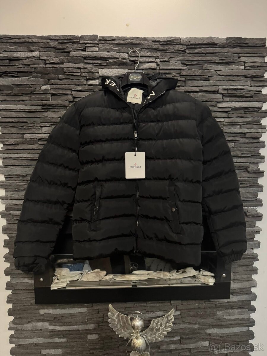 Moncler čierna bunda - 2