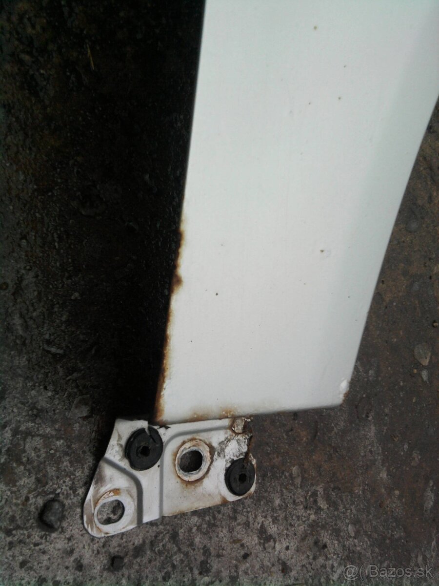 Predam na Audi a 4 b6 prednu kapotu s maskou - 2