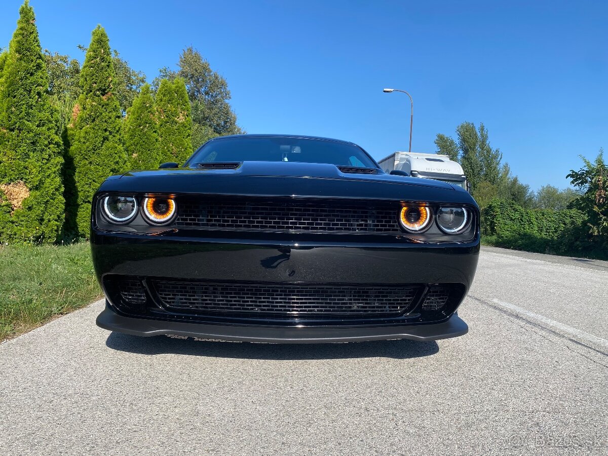 Dodge Challenger 5.7 Hemi V8 Super Track Pack