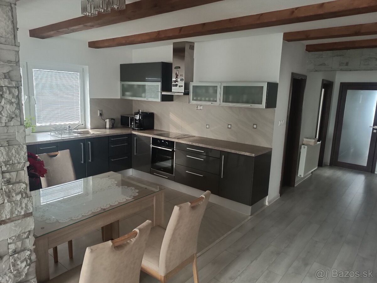 Prenájom 4 izbový byt samostatné poschodie - 2