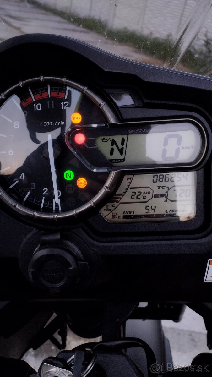 Suzuki Vstrom DL 1000 - 2