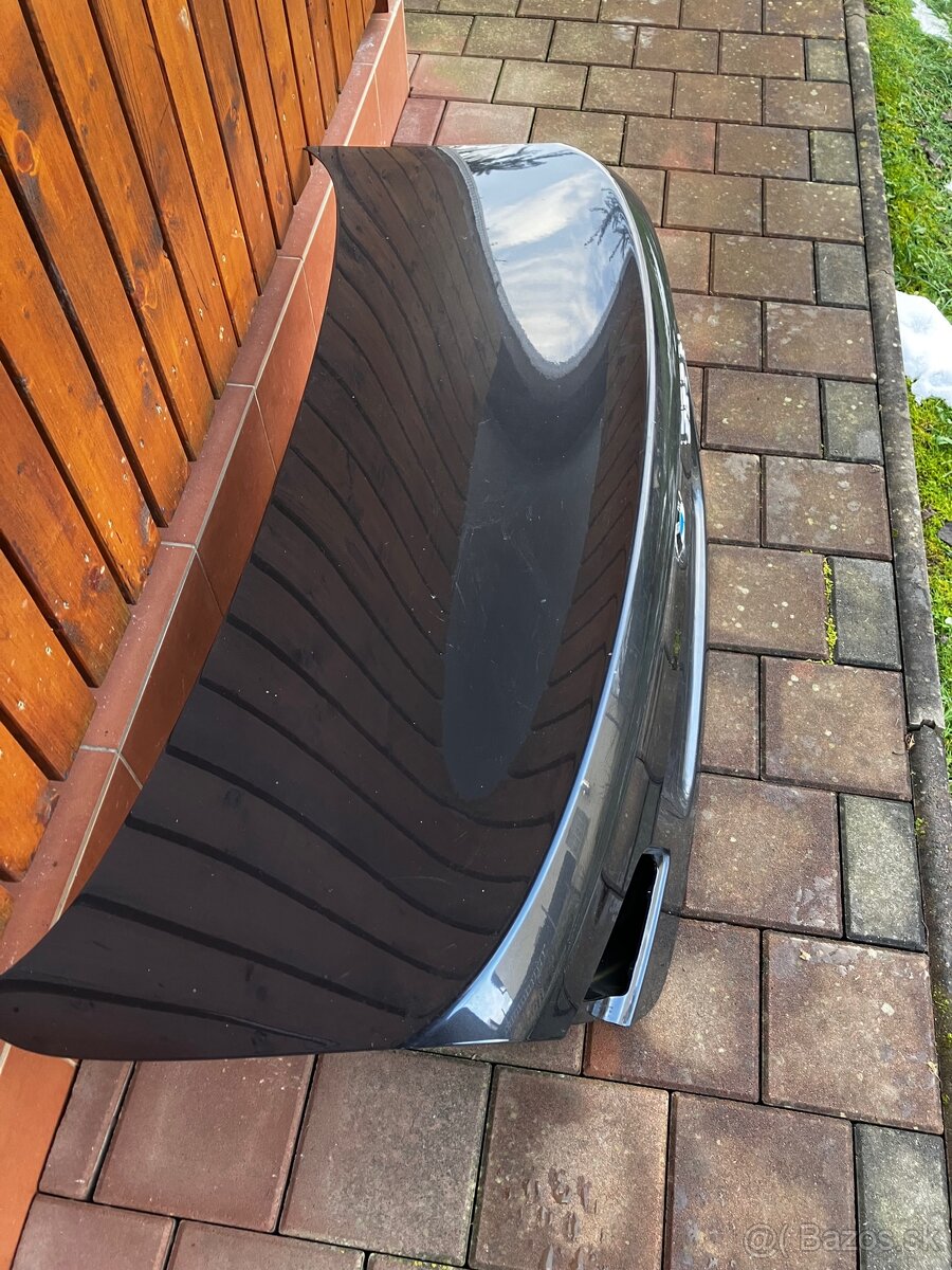 Kufor na BMW F10 predfacelift - 2