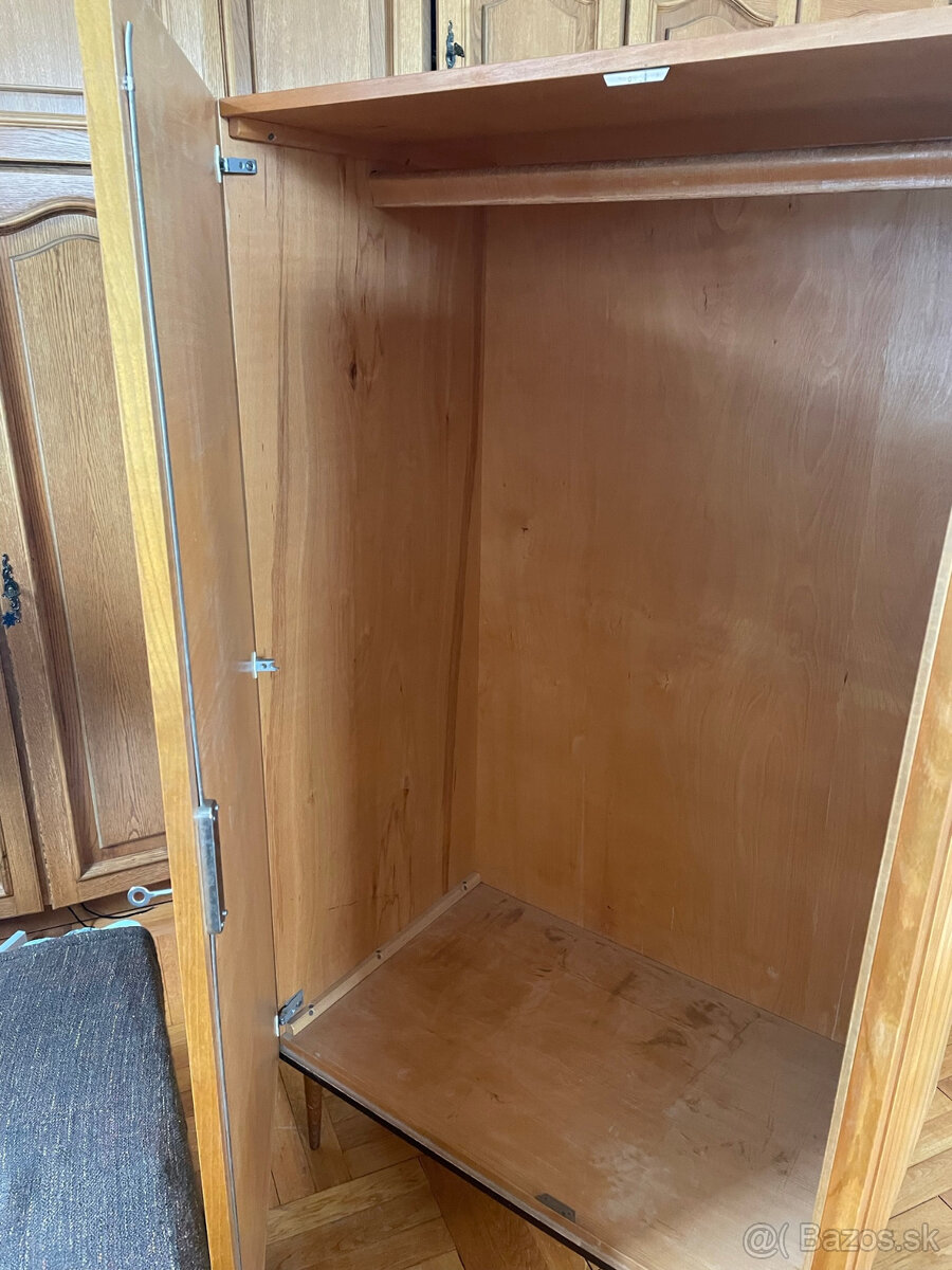 Satnikova skrina a perinak - 2